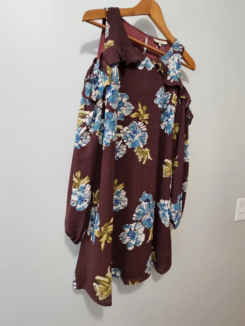 Dress - Picture 2 of 12
